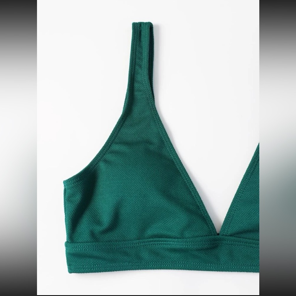 Green bikini - Picture 2 of 5
